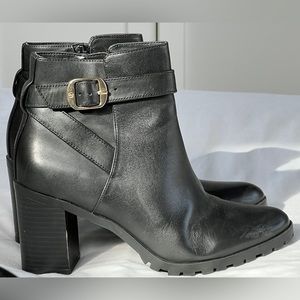 Gianni Bernini Black Leather Lug Sole Boots, Size 7